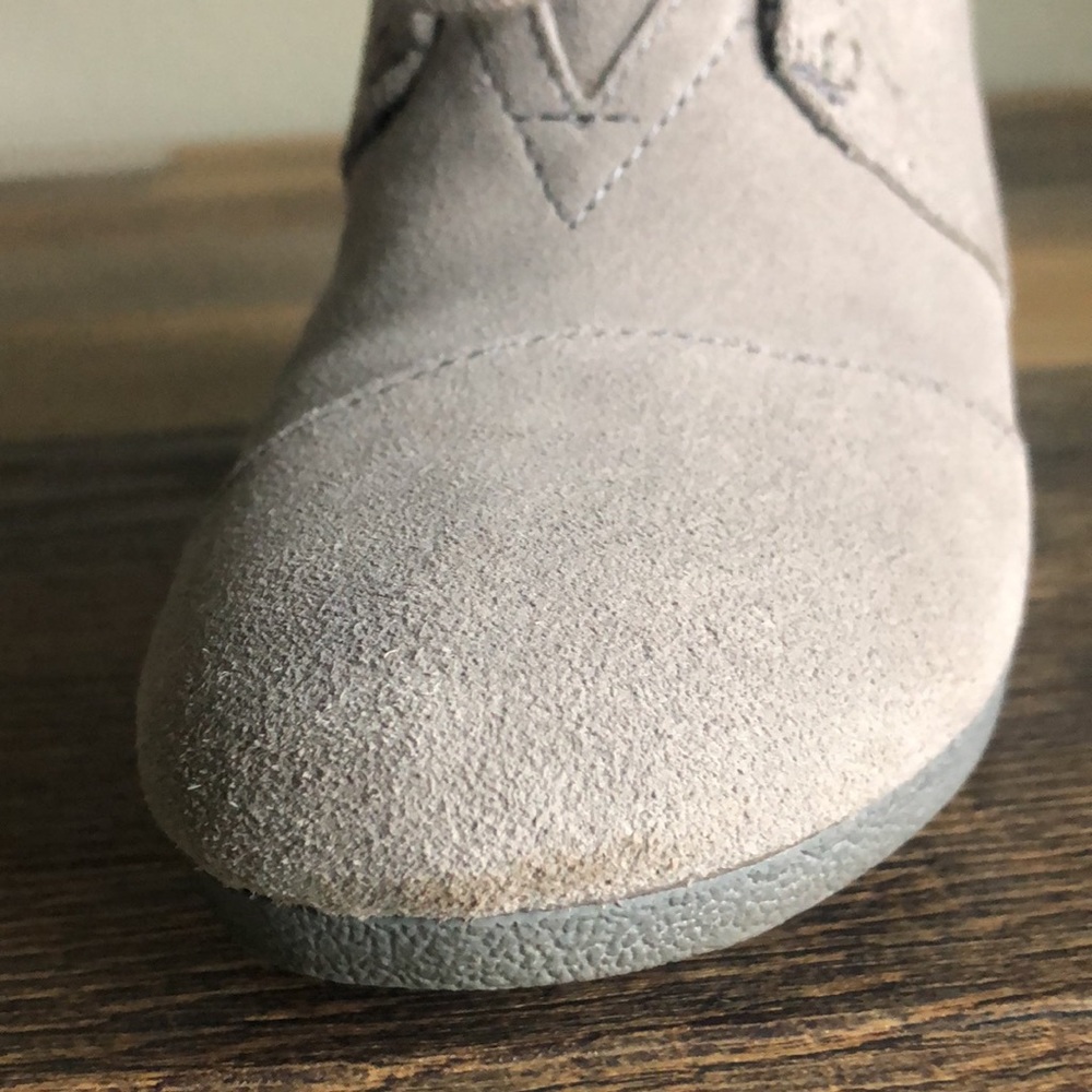 TOMS Suede Hyde Boot - Picture 6 of 6